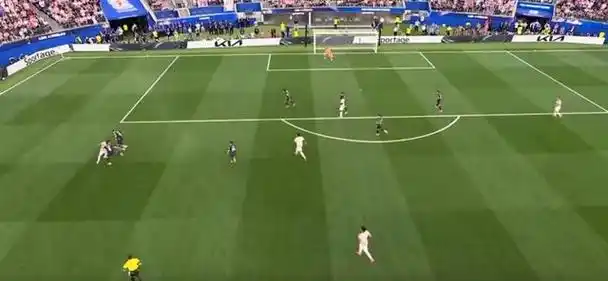 半场2-0领先！美国队数据碾压澳大利亚，巴洛贡造乌龙弗里曼破门创纪录